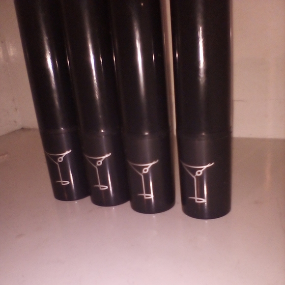 Cosmetics - Picture 3 of 8